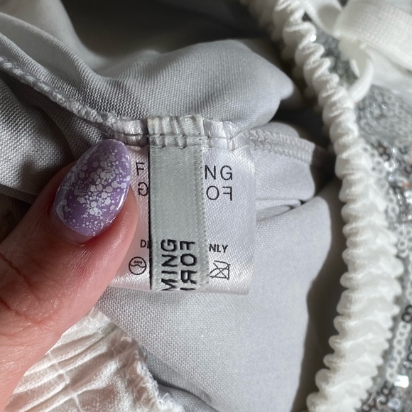 Forming Silver & White Drawstring Sequins Skirt - Picture 4 of 8